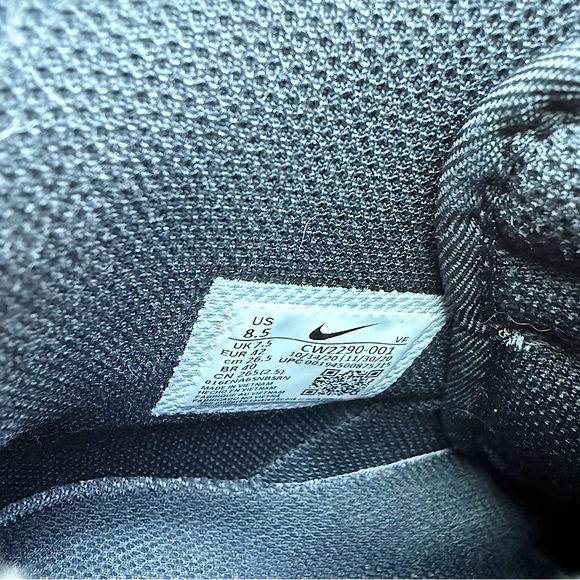 Men’s Nike AF1 Black High-Top Sneakers - Picture 7 of 7